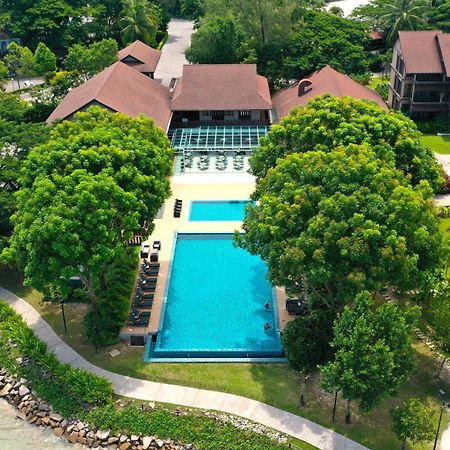 Ombak Villa Langkawi Пантай Ченанг Екстериор снимка