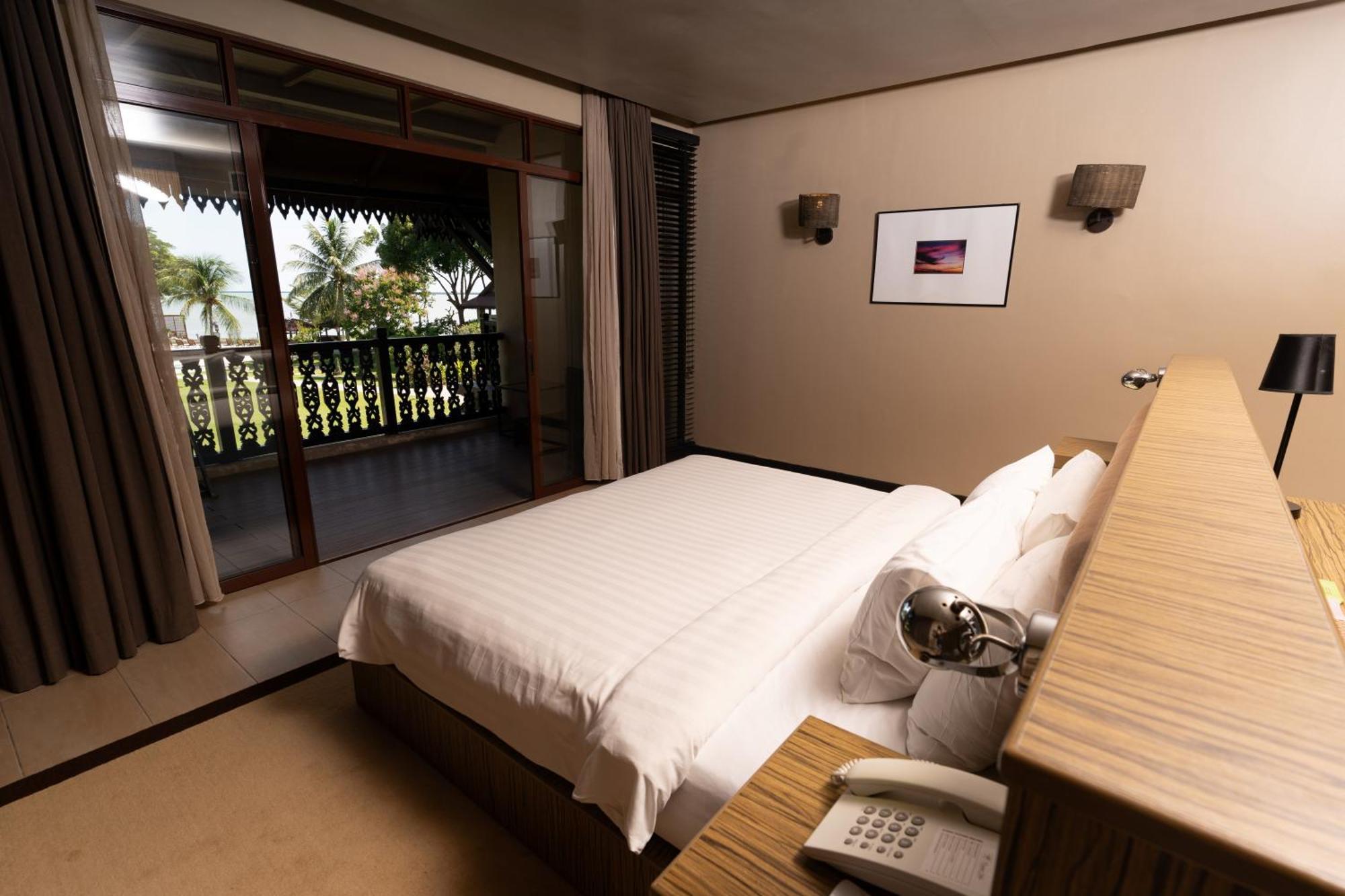Ombak Villa Langkawi Пантай Ченанг Екстериор снимка