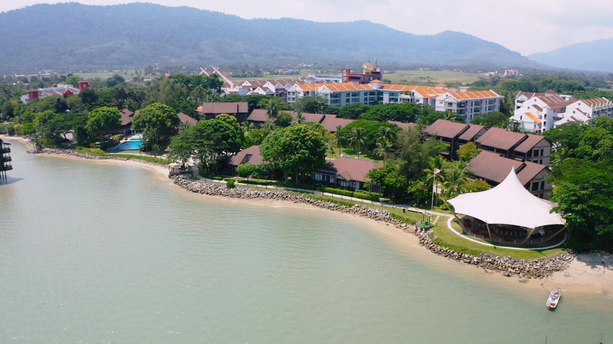 Ombak Villa Langkawi Пантай Ченанг Екстериор снимка
