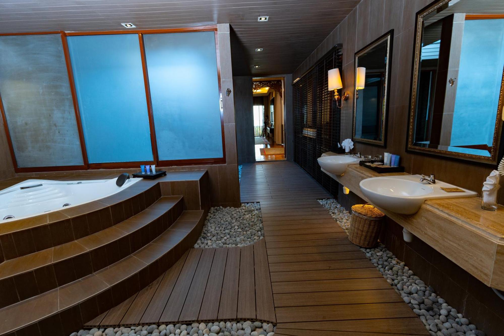 Ombak Villa Langkawi Пантай Ченанг Екстериор снимка