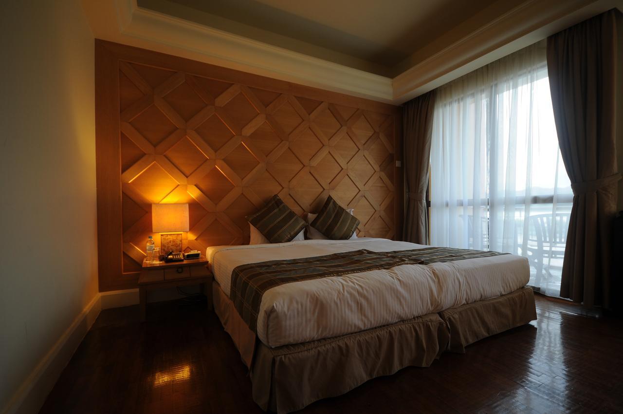 Ombak Villa Langkawi Пантай Ченанг Екстериор снимка